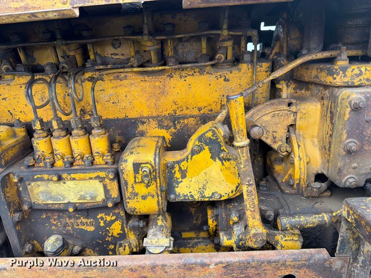 image for item FB7462 Caterpillar RD4 dozer