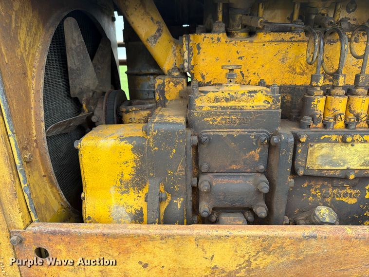 image for item FB7462 Caterpillar RD4 dozer