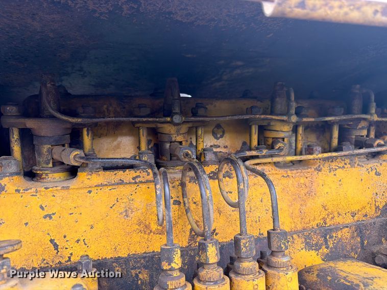 image for item FB7462 Caterpillar RD4 dozer