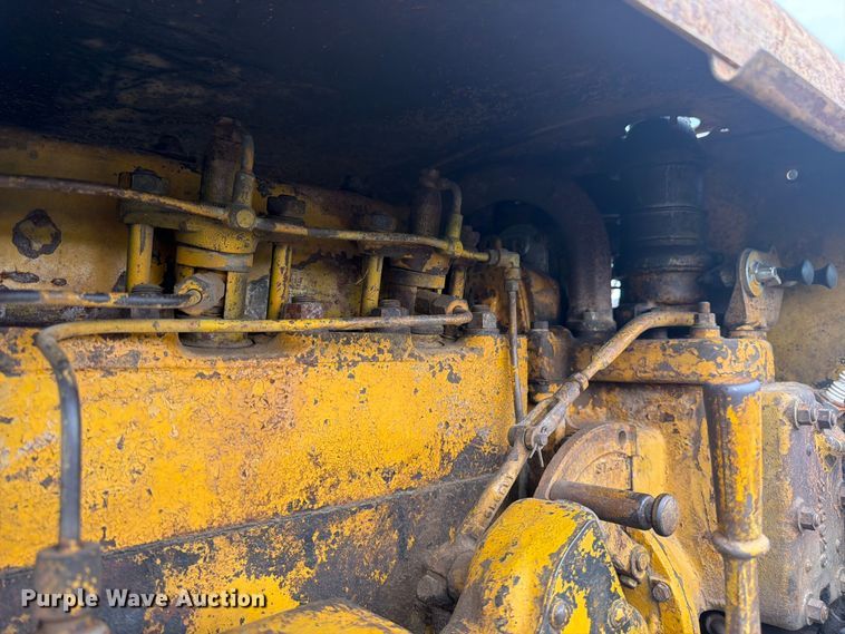 image for item FB7462 Caterpillar RD4 dozer