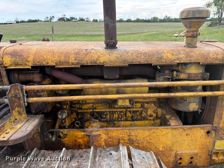 image for item FB7462 Caterpillar RD4 dozer