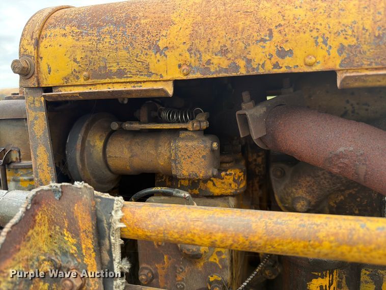 image for item FB7462 Caterpillar RD4 dozer