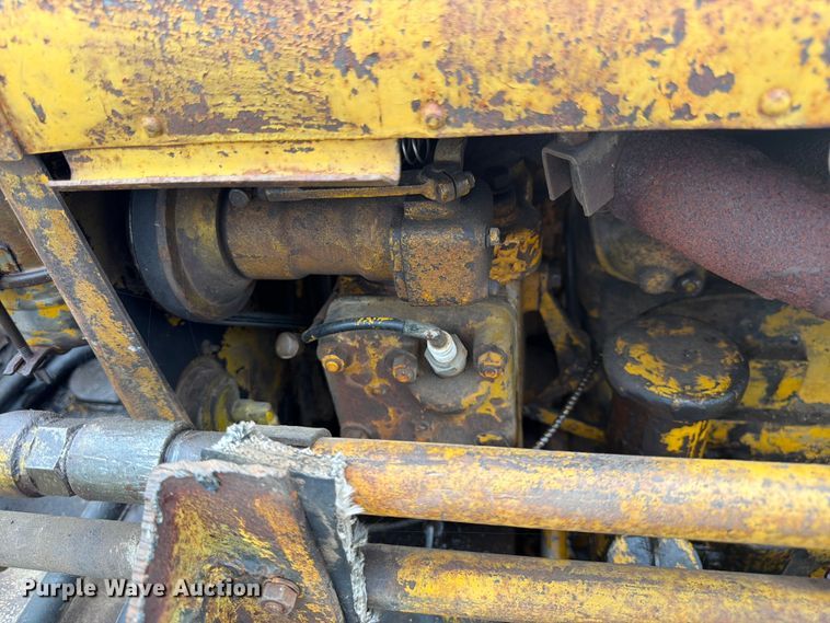 image for item FB7462 Caterpillar RD4 dozer
