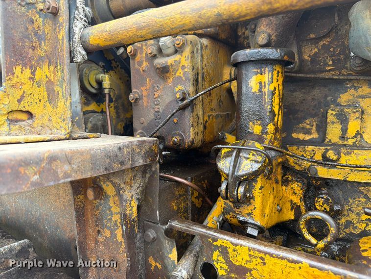 image for item FB7462 Caterpillar RD4 dozer