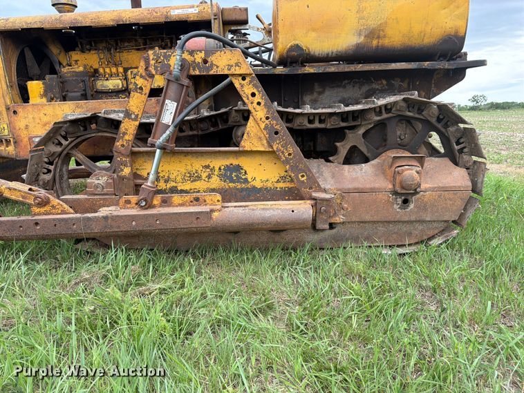 image for item FB7462 Caterpillar RD4 dozer