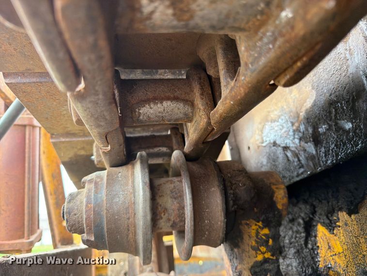 image for item FB7462 Caterpillar RD4 dozer