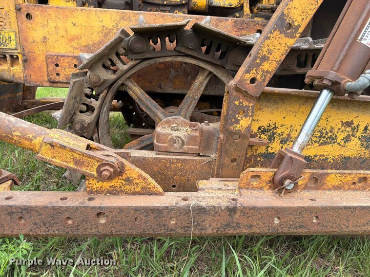 image for item FB7462 Caterpillar RD4 dozer