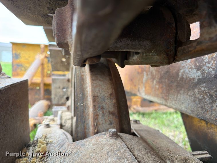 image for item FB7462 Caterpillar RD4 dozer