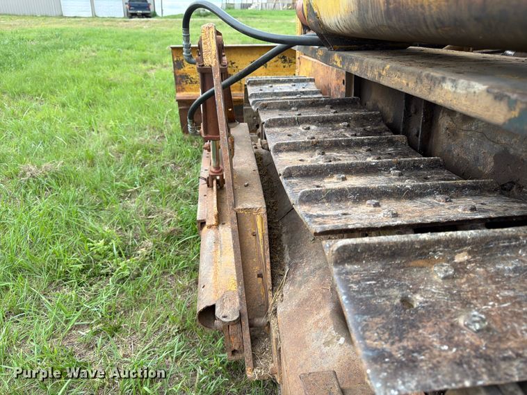 image for item FB7462 Caterpillar RD4 dozer
