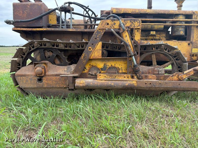 image for item FB7462 Caterpillar RD4 dozer