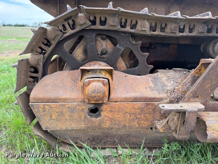 image for item FB7462 Caterpillar RD4 dozer