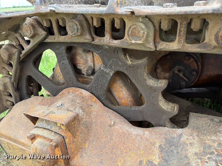 image for item FB7462 Caterpillar RD4 dozer