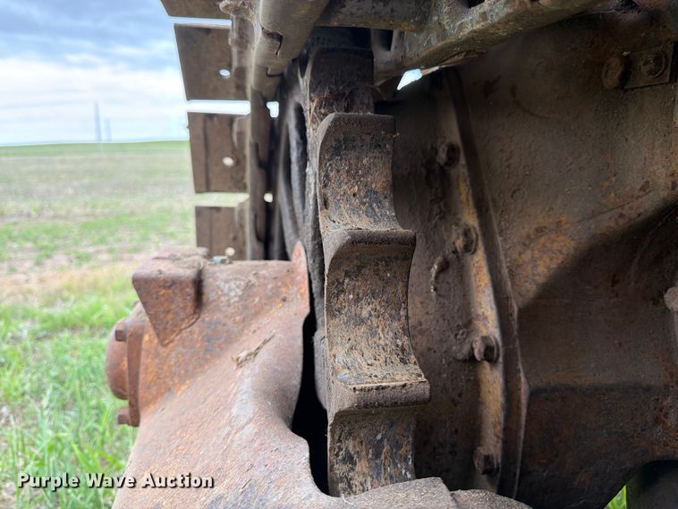 image for item FB7462 Caterpillar RD4 dozer