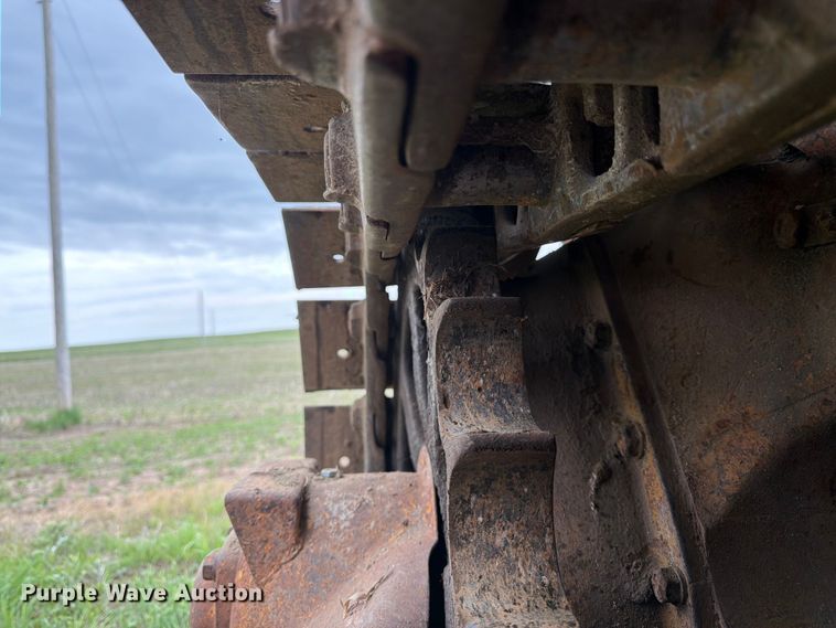 image for item FB7462 Caterpillar RD4 dozer