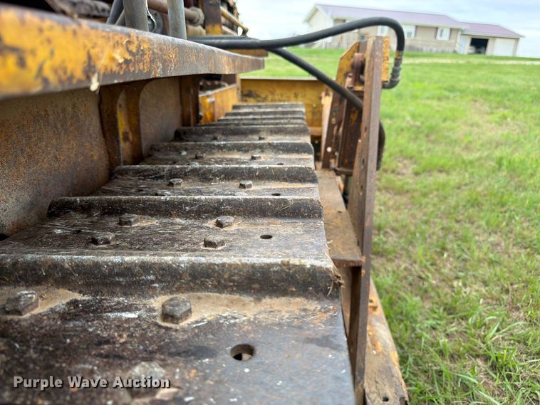 image for item FB7462 Caterpillar RD4 dozer