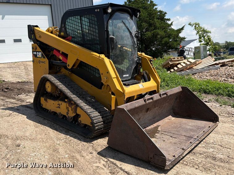 image for item FB7464 2017 Caterpillar 249D tracked skid steer loader