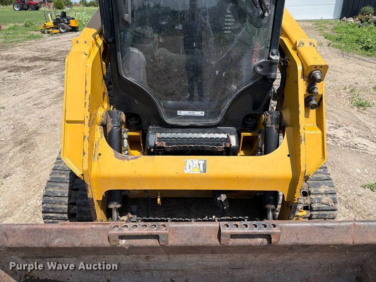 image for item FB7464 2017 Caterpillar 249D tracked skid steer loader