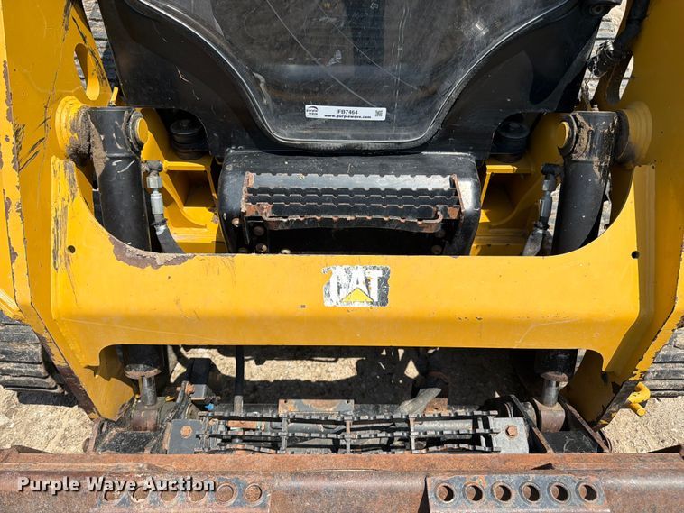 image for item FB7464 2017 Caterpillar 249D tracked skid steer loader