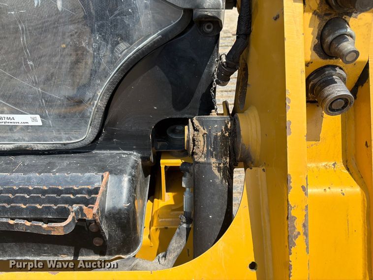 image for item FB7464 2017 Caterpillar 249D tracked skid steer loader