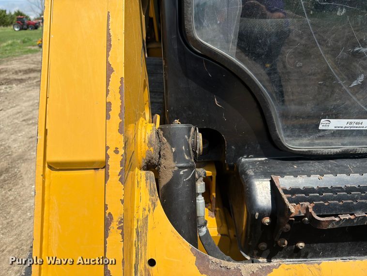 image for item FB7464 2017 Caterpillar 249D tracked skid steer loader