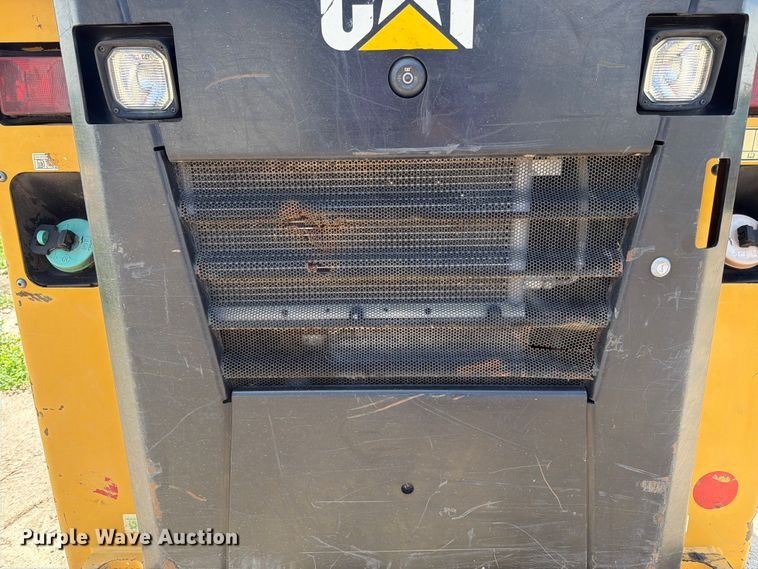 image for item FB7464 2017 Caterpillar 249D tracked skid steer loader