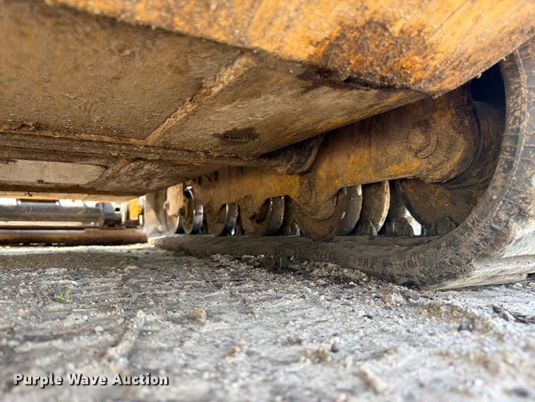 image for item FB7464 2017 Caterpillar 249D tracked skid steer loader