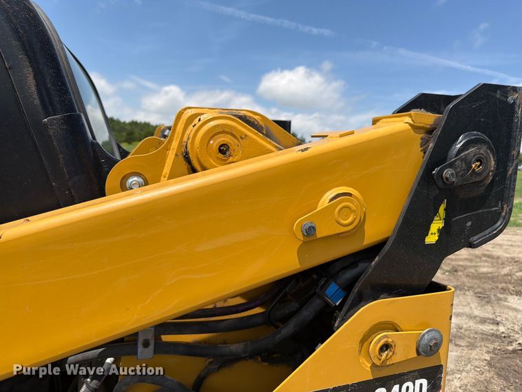 image for item FB7464 2017 Caterpillar 249D tracked skid steer loader