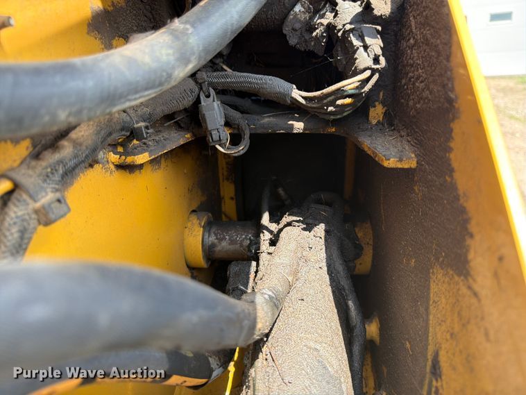 image for item FB7464 2017 Caterpillar 249D tracked skid steer loader