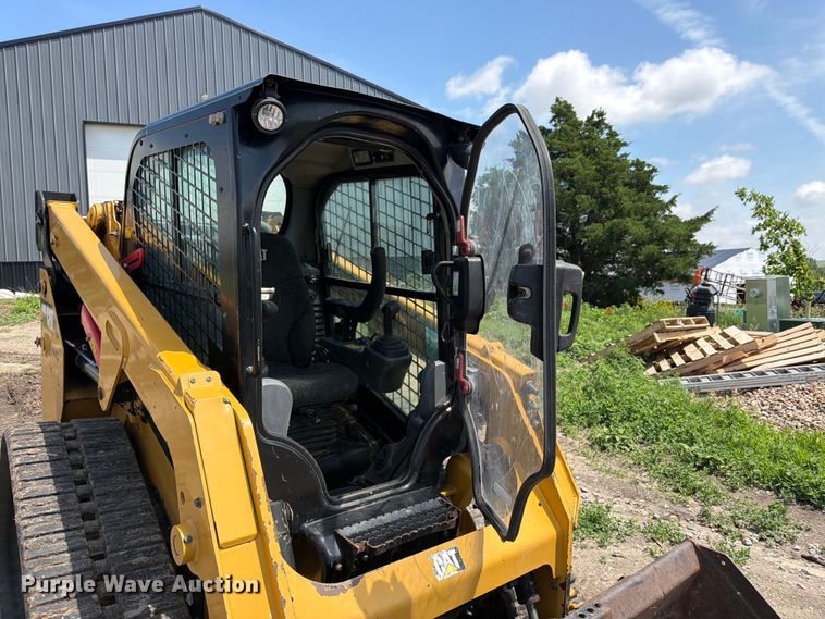 image for item FB7464 2017 Caterpillar 249D tracked skid steer loader