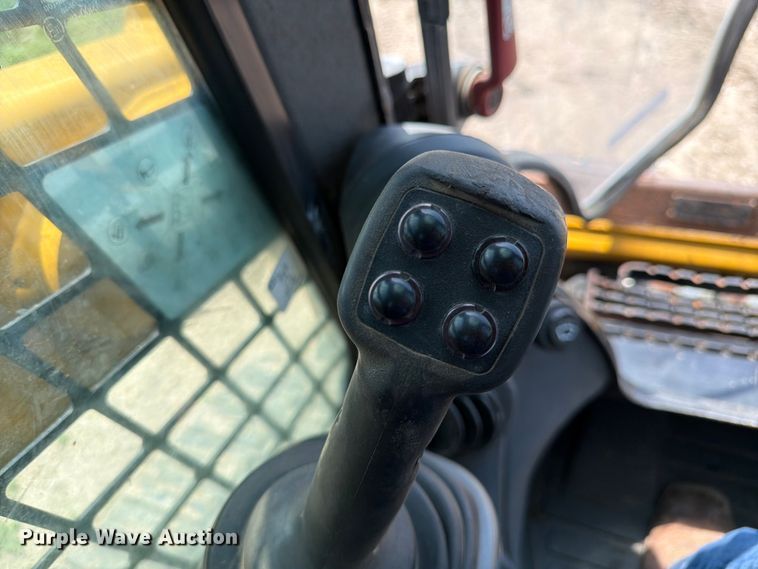 image for item FB7464 2017 Caterpillar 249D tracked skid steer loader
