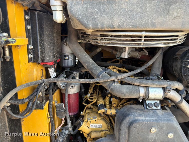 image for item FB7464 2017 Caterpillar 249D tracked skid steer loader