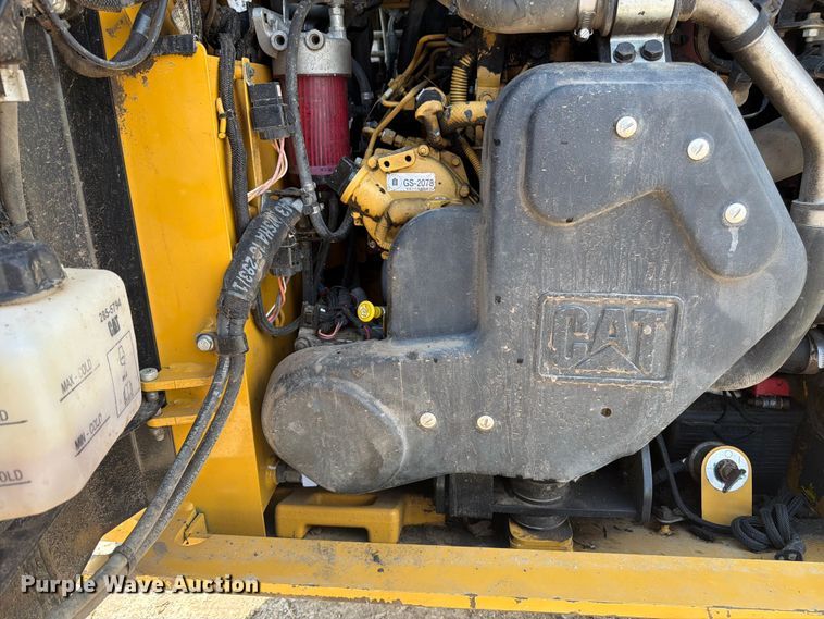 image for item FB7464 2017 Caterpillar 249D tracked skid steer loader