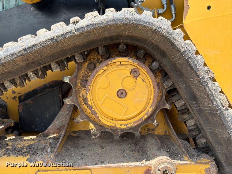 image for item FB7464 2017 Caterpillar 249D tracked skid steer loader