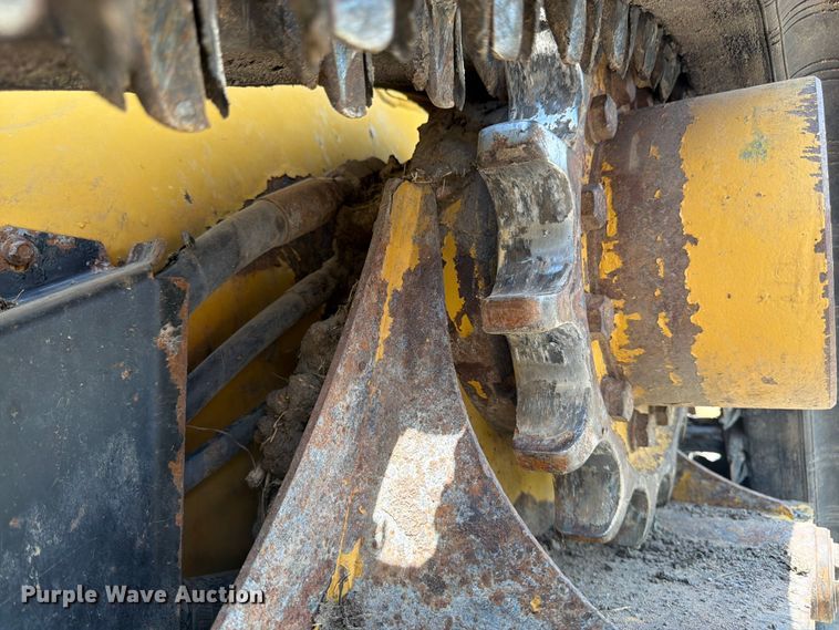 image for item FB7464 2017 Caterpillar 249D tracked skid steer loader