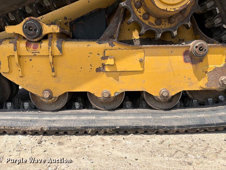 image for item FB7464 2017 Caterpillar 249D tracked skid steer loader