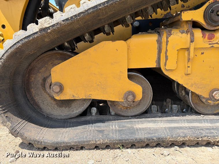 image for item FB7464 2017 Caterpillar 249D tracked skid steer loader