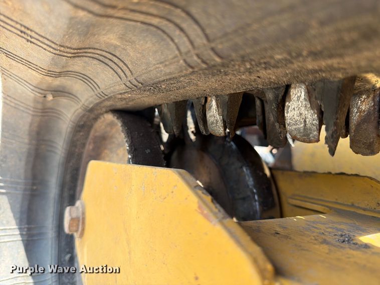 image for item FB7464 2017 Caterpillar 249D tracked skid steer loader