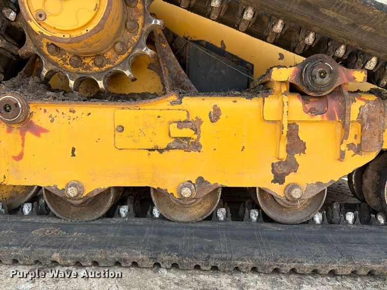 image for item FB7464 2017 Caterpillar 249D tracked skid steer loader
