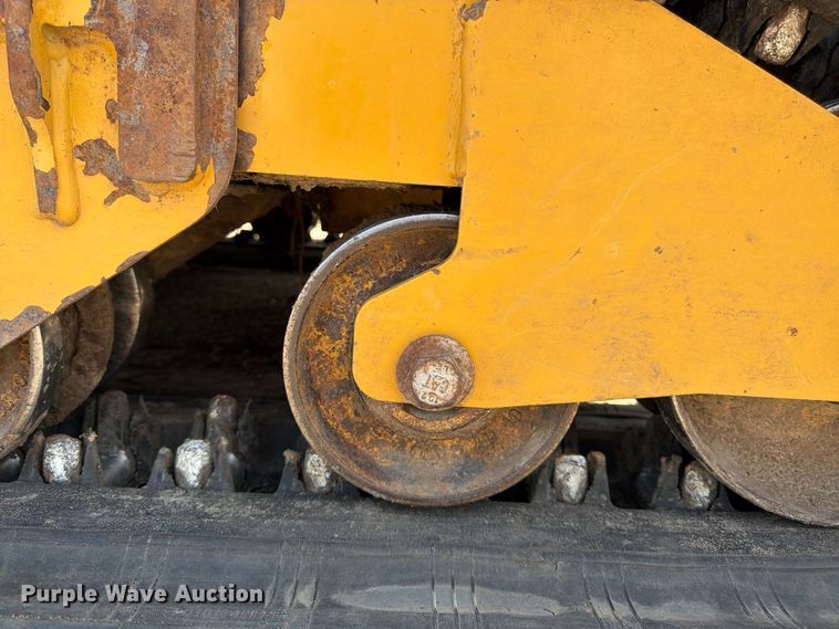 image for item FB7464 2017 Caterpillar 249D tracked skid steer loader
