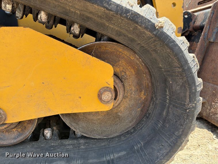 image for item FB7464 2017 Caterpillar 249D tracked skid steer loader