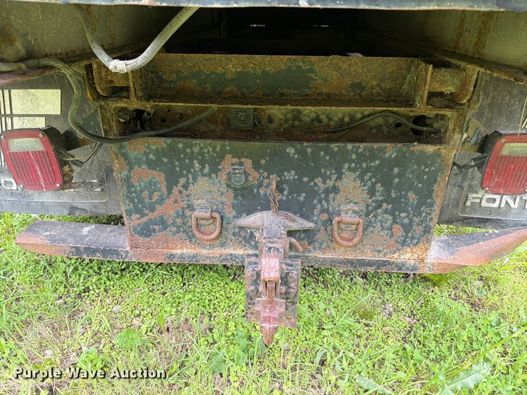 image for item FB8172 2001 Ford F550 Super Duty chipper truck
