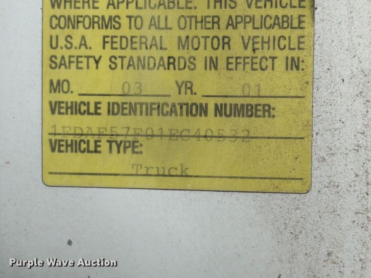 image for item FB8172 2001 Ford F550 Super Duty chipper truck
