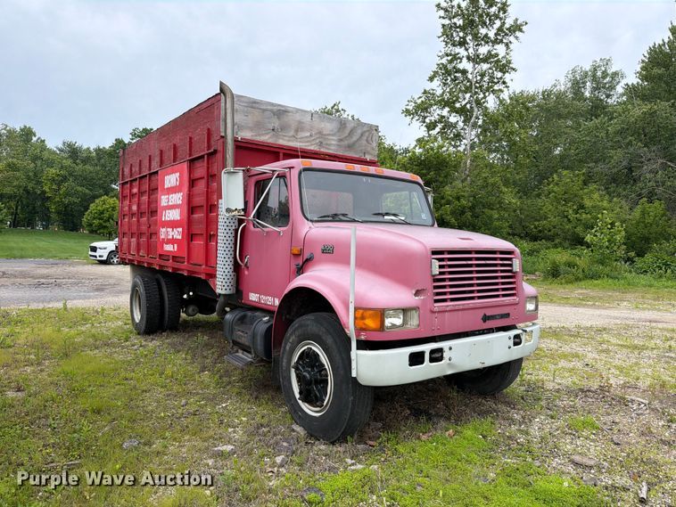 image for item FB8173 1995 International 4700 chipper truck