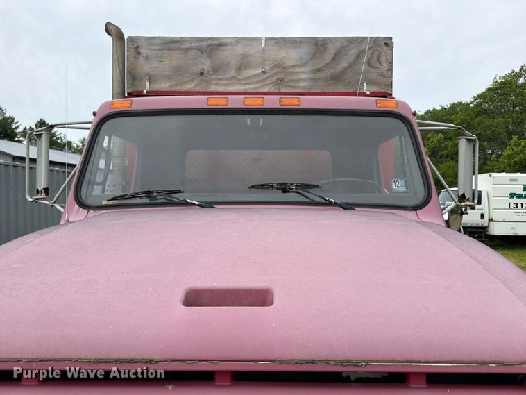 image for item FB8173 1995 International 4700 chipper truck