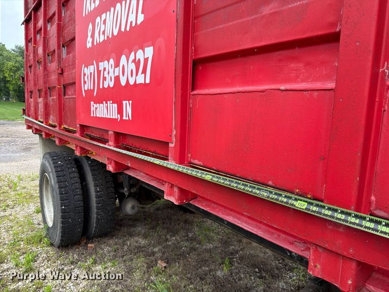image for item FB8173 1995 International 4700 chipper truck