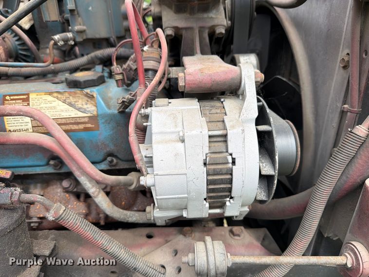 image for item FB8173 1995 International 4700 chipper truck