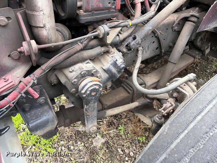 image for item FB8173 1995 International 4700 chipper truck