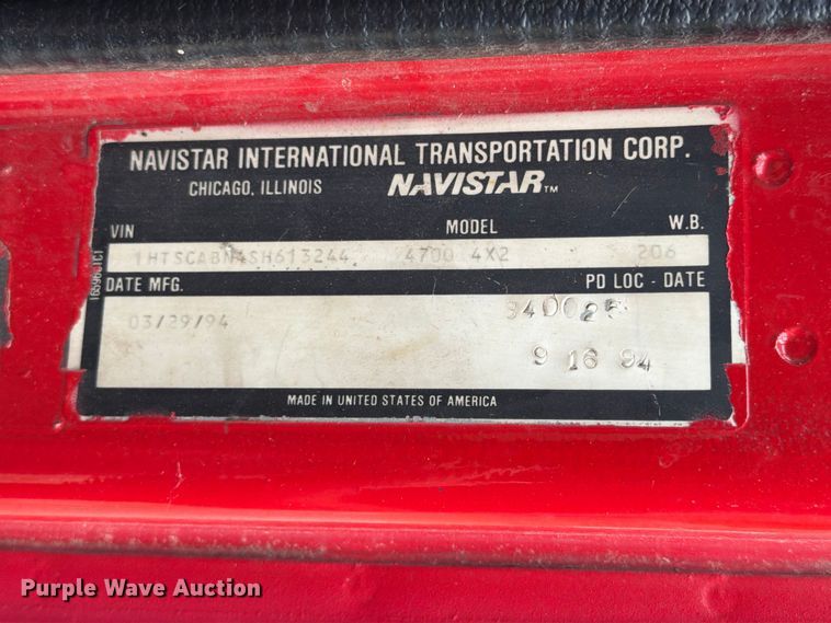 image for item FB8173 1995 International 4700 chipper truck