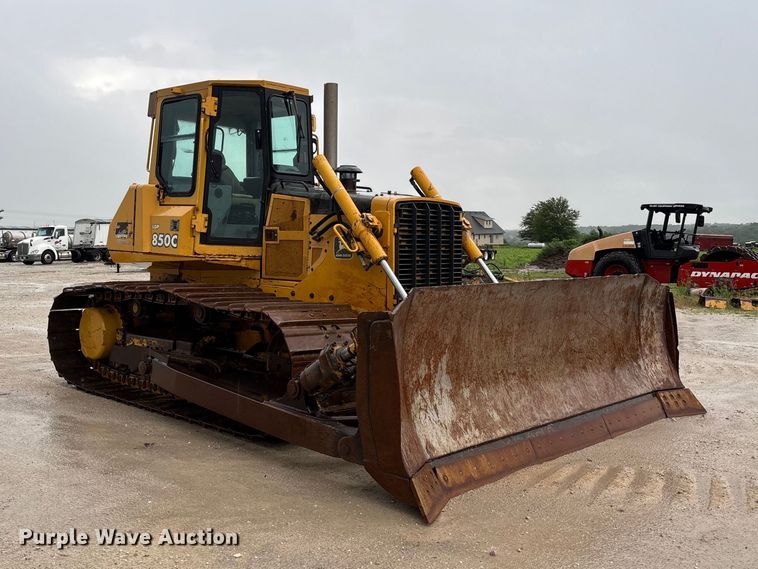 image for item FC1639 2001 John Deere 850C LGP dozer
