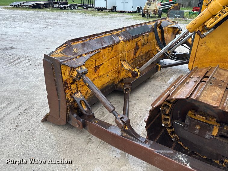 image for item FC1639 2001 John Deere 850C LGP dozer
